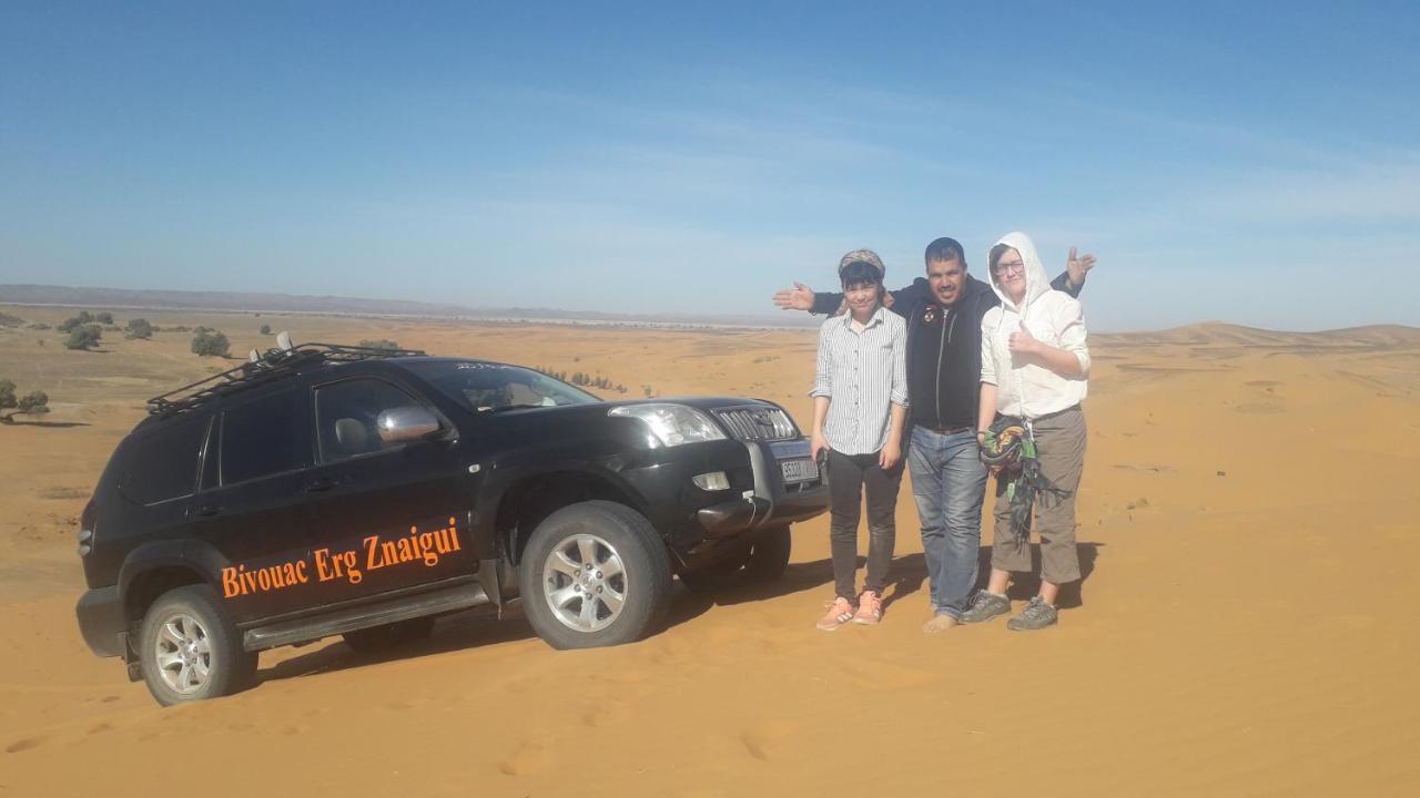 Bivouac Erg Znaigui Hotel Merzouga Bagian luar foto