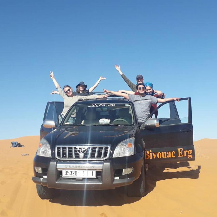 Bivouac Erg Znaigui Hotel Merzouga Bagian luar foto