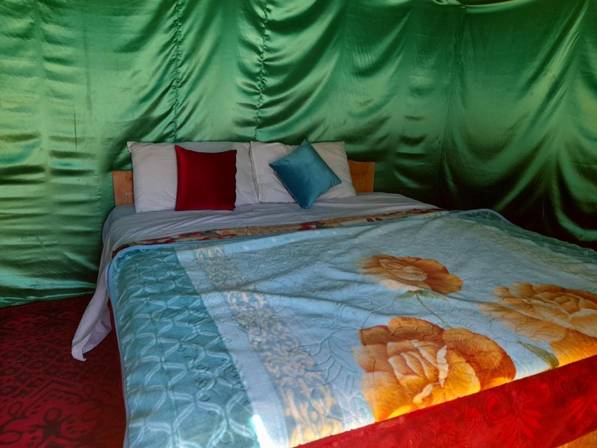 Bivouac Erg Znaigui Hotel Merzouga Bagian luar foto