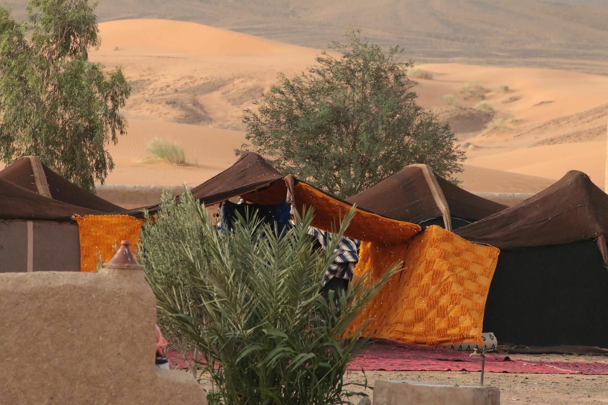 Bivouac Erg Znaigui Hotel Merzouga Bagian luar foto