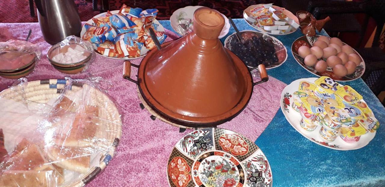 Bivouac Erg Znaigui Hotel Merzouga Bagian luar foto
