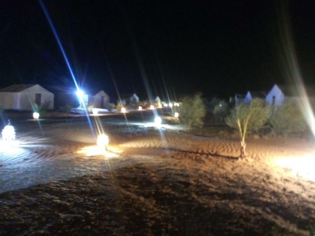 Bivouac Erg Znaigui Hotel Merzouga Bagian luar foto