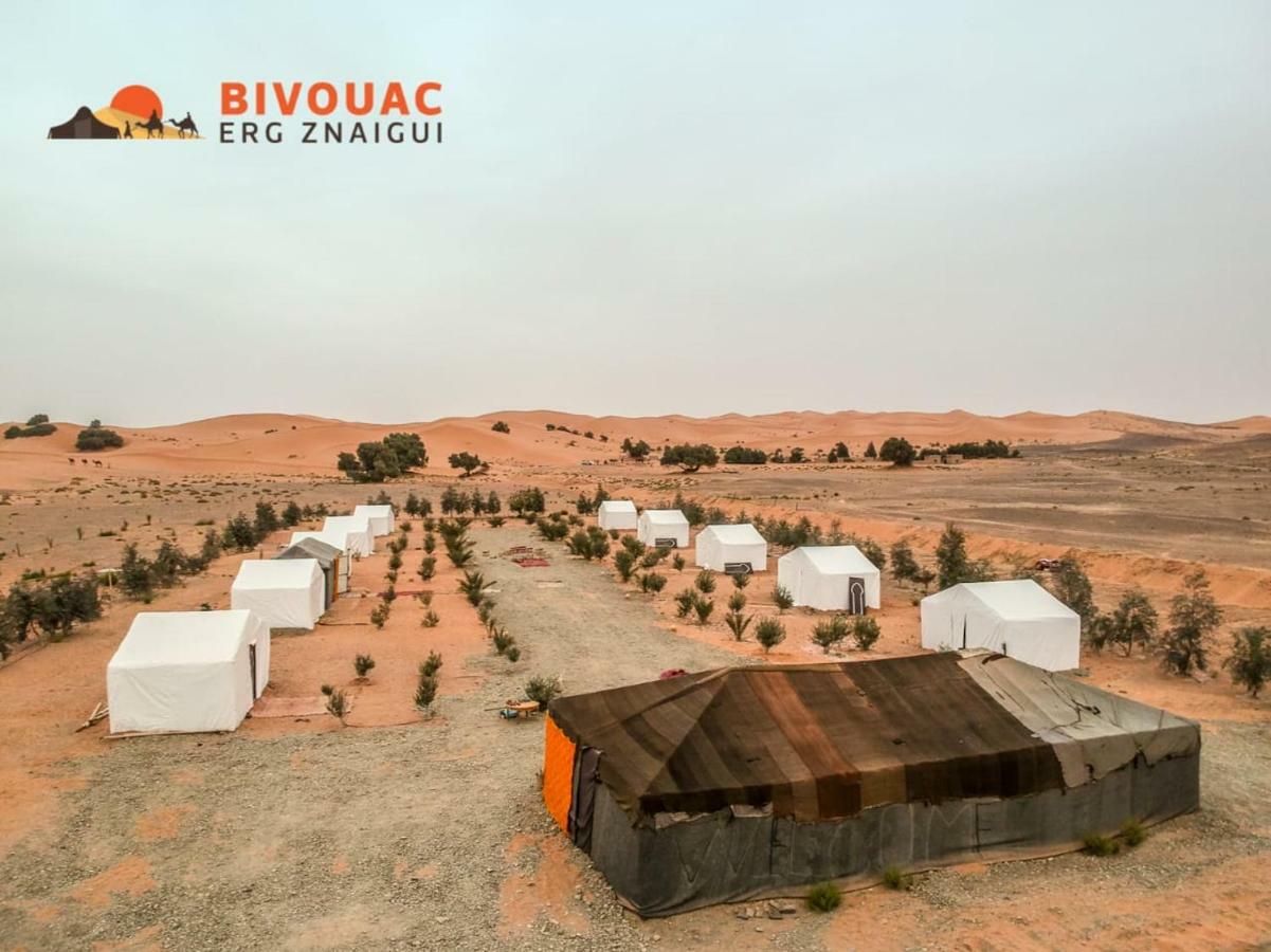 Bivouac Erg Znaigui Hotel Merzouga Bagian luar foto