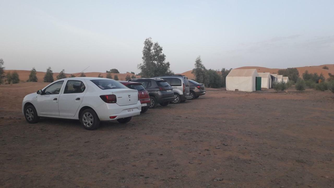 Bivouac Erg Znaigui Hotel Merzouga Bagian luar foto