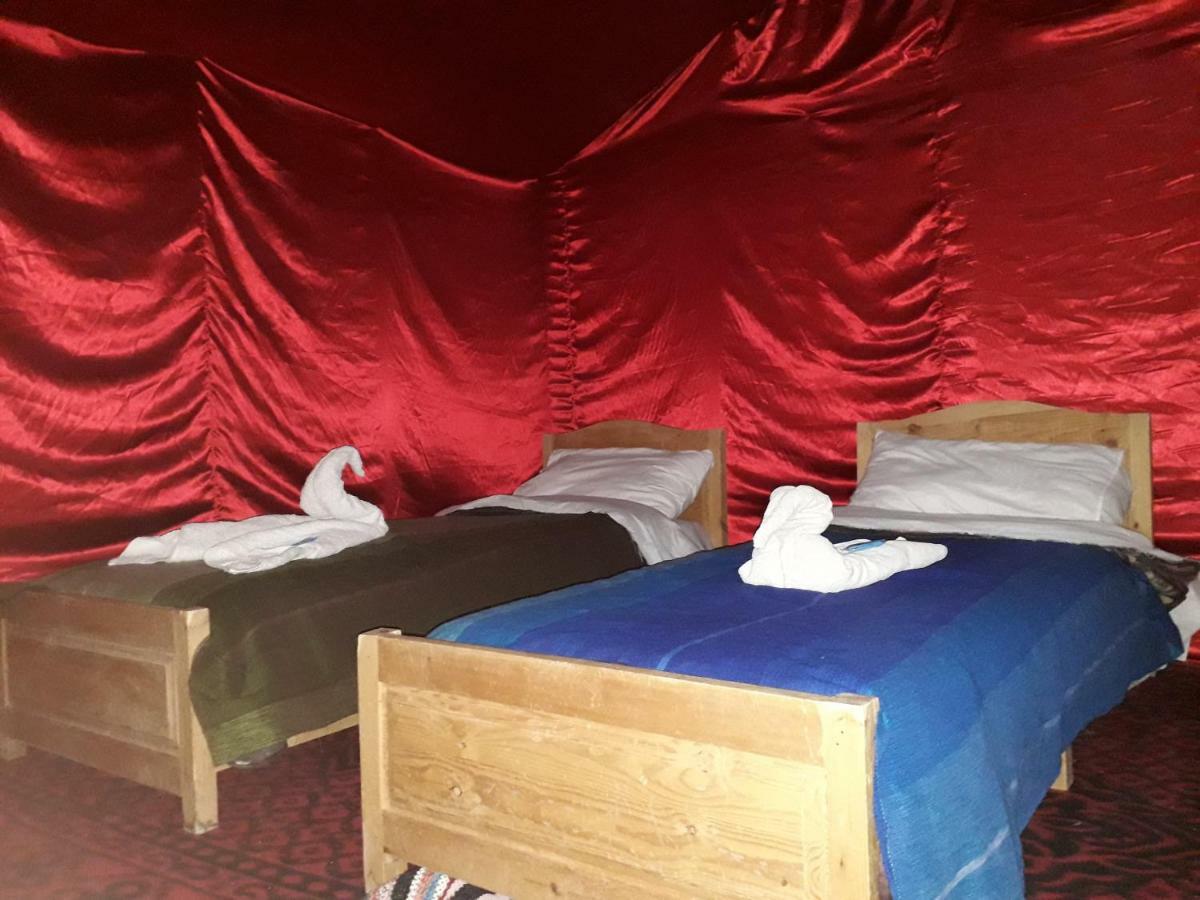 Bivouac Erg Znaigui Hotel Merzouga Bagian luar foto