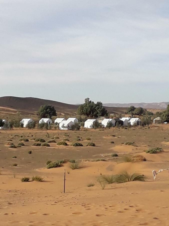 Bivouac Erg Znaigui Hotel Merzouga Bagian luar foto