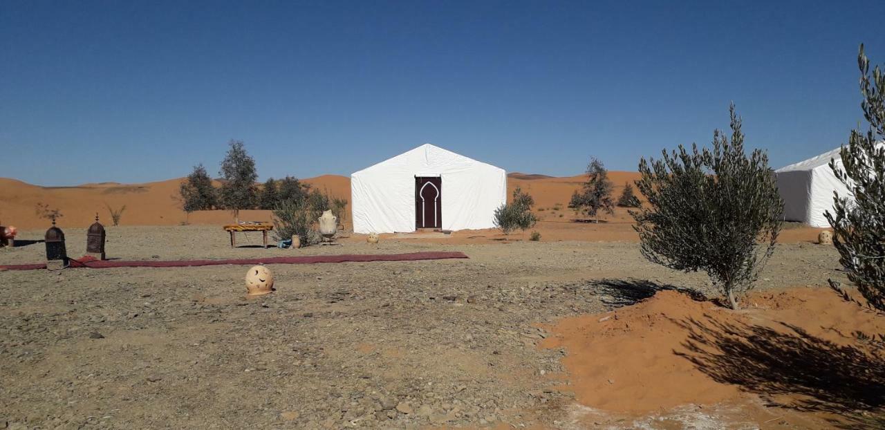 Bivouac Erg Znaigui Hotel Merzouga Bagian luar foto