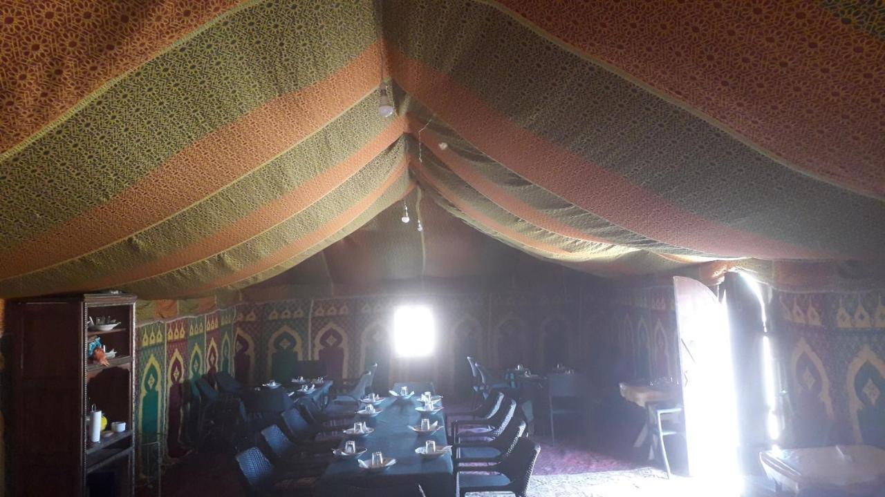 Bivouac Erg Znaigui Hotel Merzouga Bagian luar foto